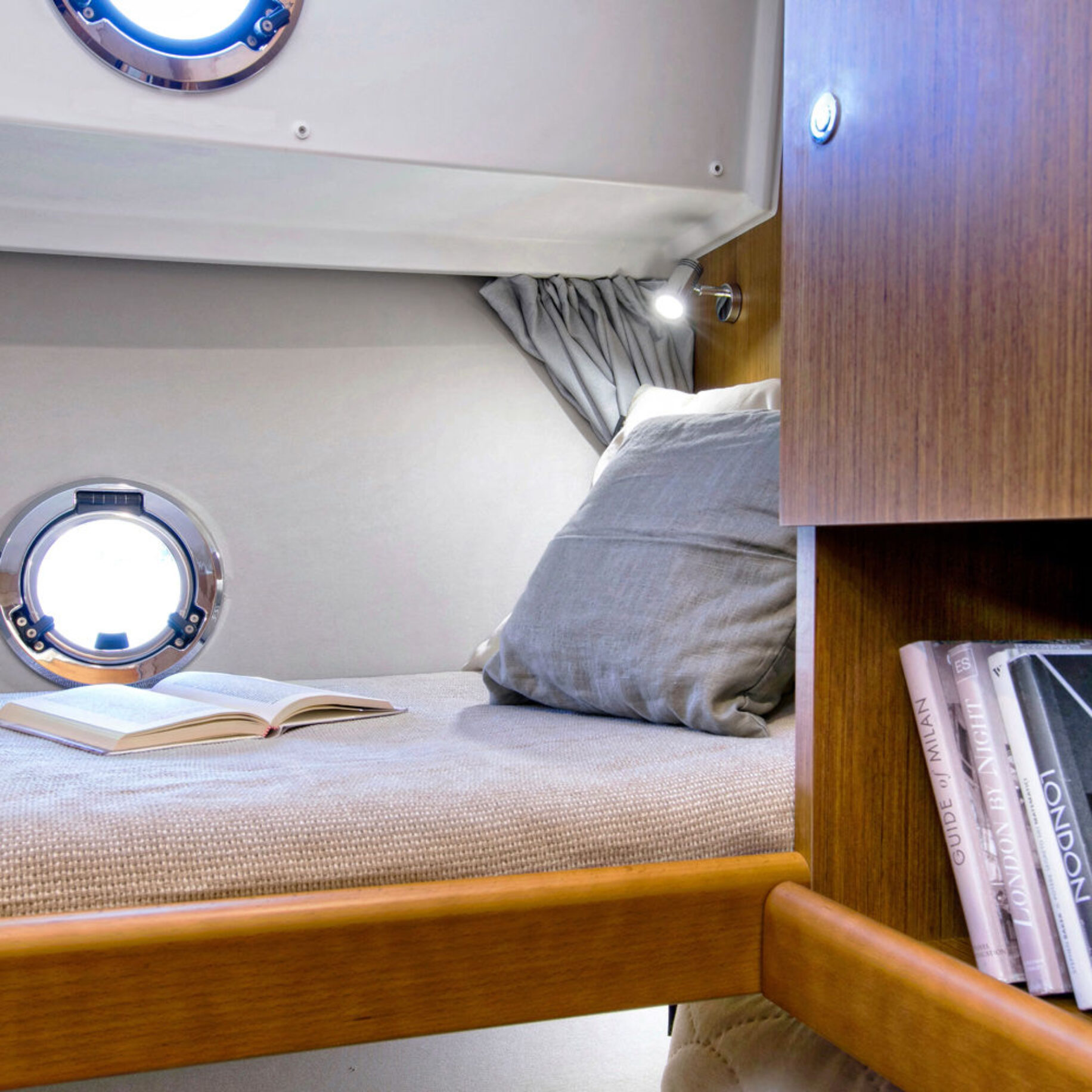 Beneteau Swift Trawler 35 boote interior